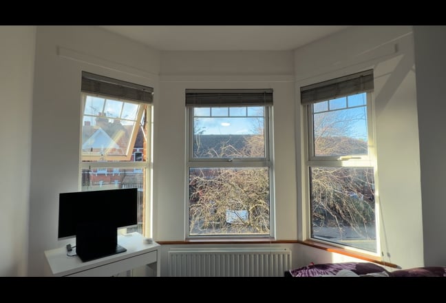 &pound;725 Sublet Aug-Sep Double Room w/ Windows  NW2 Main Photo