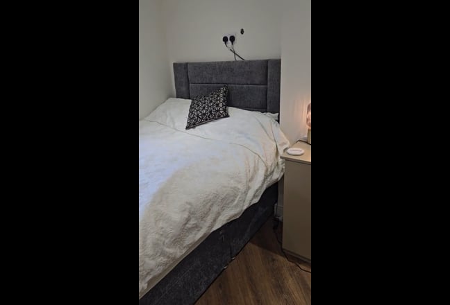 Double room in immaculate cottage  Main Photo