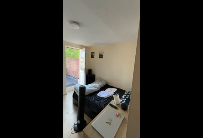 En-suite Double room for Couples/ Professionals  Main Photo