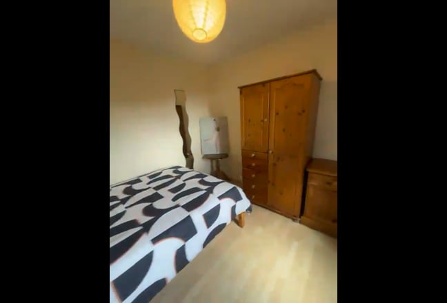 5 Rooms / Living Room / 2 Bathrooms / Balcony Main Photo