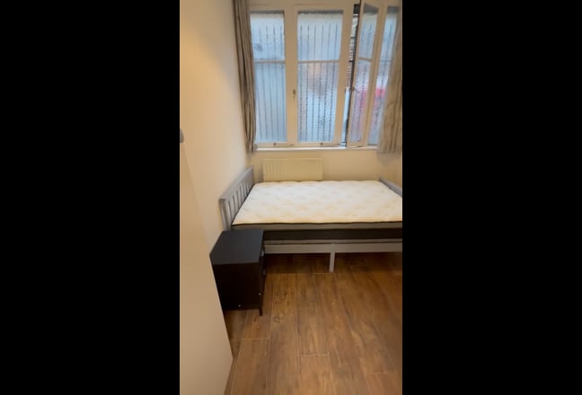 Zero deposit | 💸&pound;798 pcm | Bethnal Green Main Photo