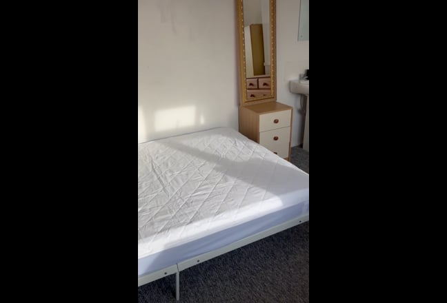 ✅Double Room with Sink✅Bills Included ✅Free Parkg  Main Photo