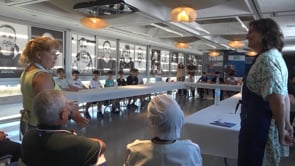 L'alumnat de l'institut demana una optativa de cuina i en fa un tastet en un taller intergeneracional