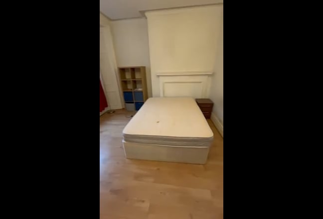 Special offer! Big & lovely room near Baker street Main Photo