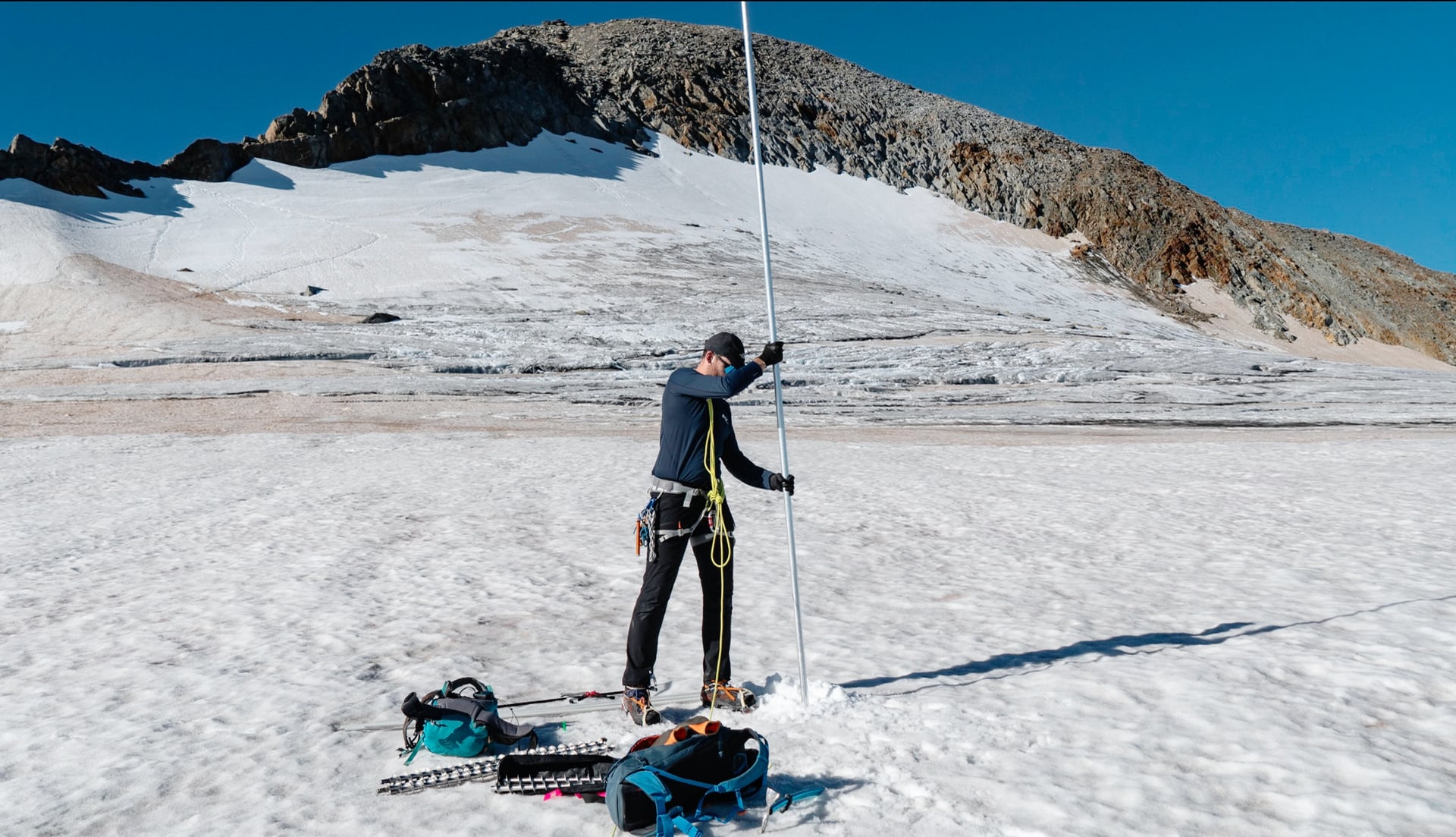 Medelsergletscher &ndash; Das schwindende Eis wird erforscht mit Leo H&ouml;sli und Janna Venzin