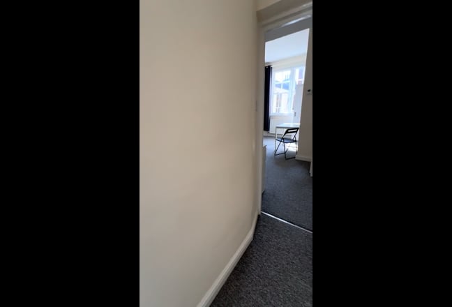 Short-Term Studio Flat – Bristol City Centre (Maxi Main Photo