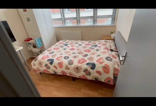 Fully Furnished Room for Rent - Lawrence  Main Photo