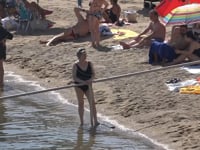 La Platja estrena la barana d'accés a l'aigua per a persones grans o amb mobilitat reduïda