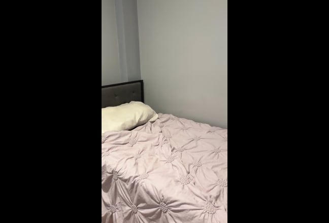 Rooms Available in a 5 bedroom apart Main Photo