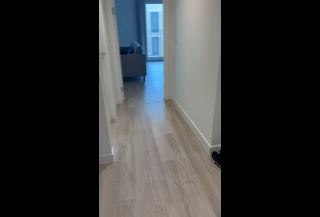 Double Room Available in Modern Riverside Flat  Main Photo