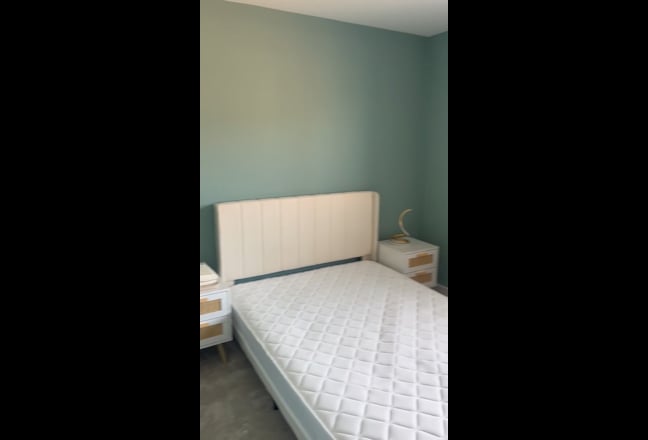 Video 1: Living Room with Sky (Netflix, Disney, Prime included)