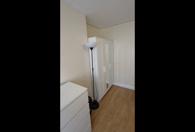 Video 1: Large Bedroom