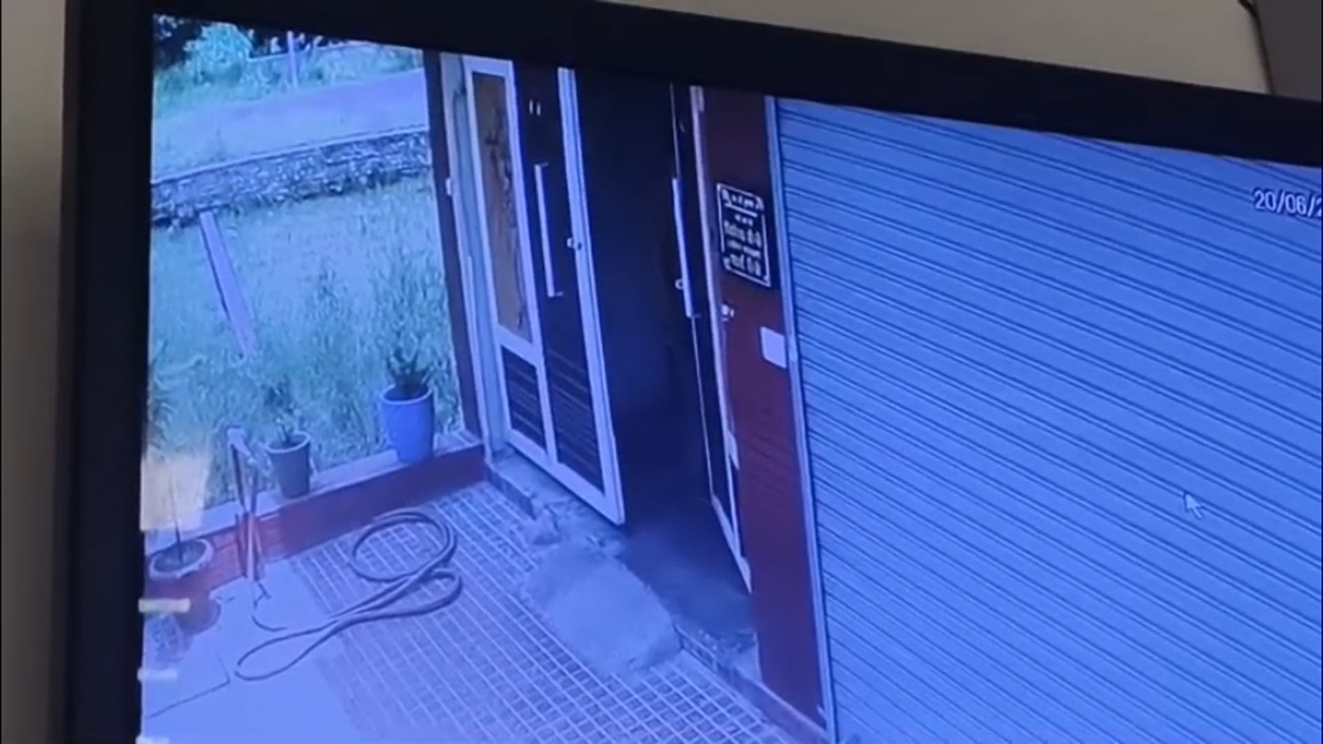 धनौरी! दिनदहाड़े पत्रकार के घर चोरी! लाखों का सामान लूटा! इलाके में मचा हड़कंप!