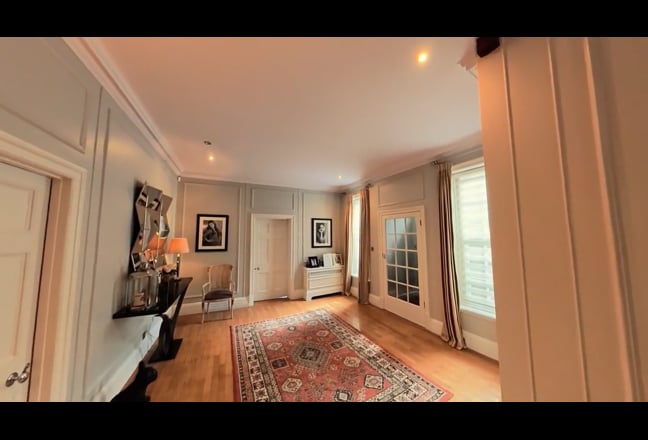 Your Tranquil Hampstead home Females only Main Photo