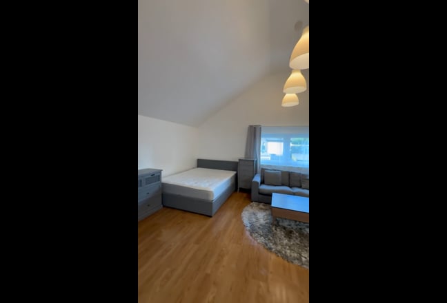 Studio- ALL Bills -Single Occupancy Only Main Photo