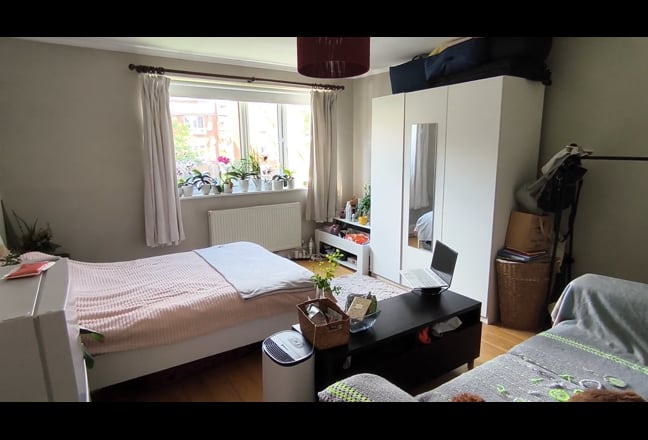Bright Large Double Room Main Photo