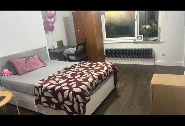 West End 1 Double Room Available Furnished  Main Photo