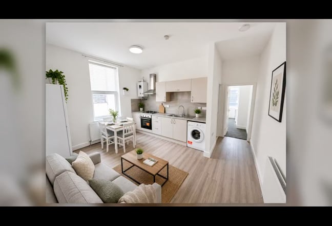 Modern 2-Bed in – Fully Furnished – Zero Deposits  Main Photo