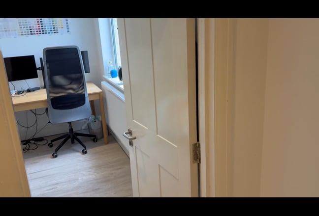 Video 1: Large furnished room