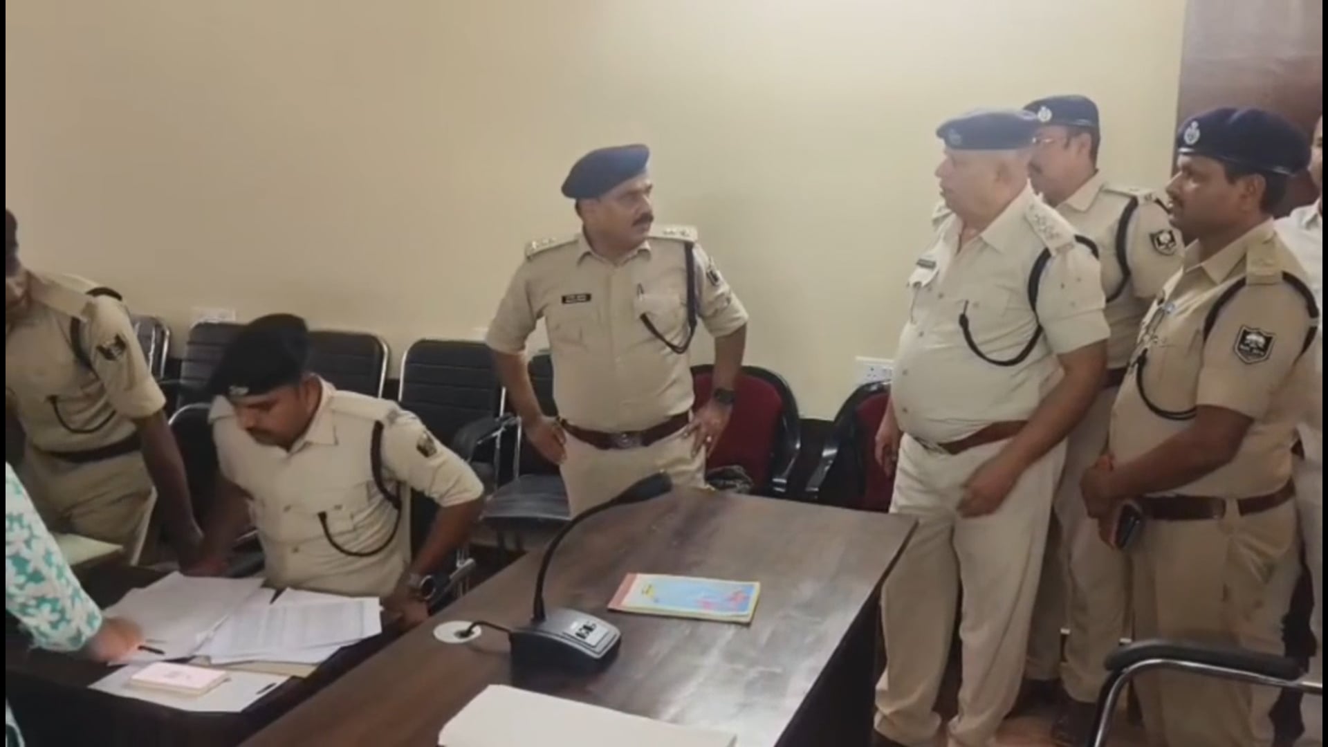 बगहा में नवचयनित सिपाहियों की शारीरिक जांच की प्रक्रिया शुरू, 