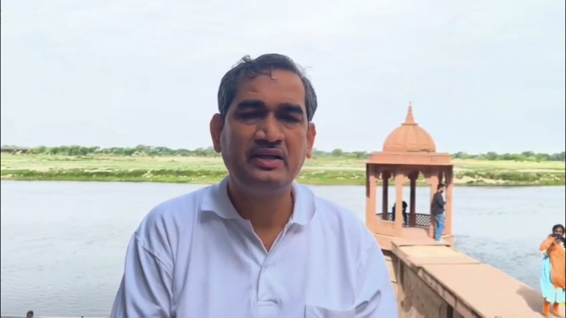MANT-ब्रह्माण्ड घाट पर चला महाअभियान, डीएम -चंद्र प्रकाश सिंह, ने खुद संभाली, सफाई की कमान,,