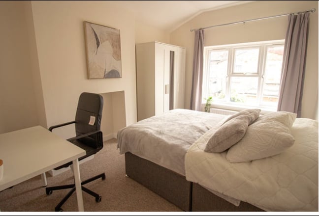 🏡 Large Double room near Tooting Broadway!✨ Main Photo