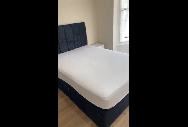 Northolt Lovely 1st flr en-suite Double bedroom    Main Photo