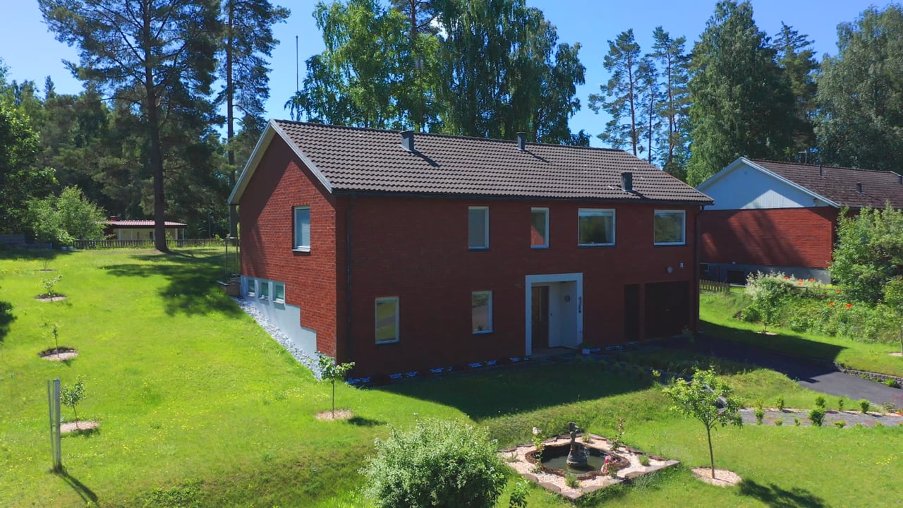 6 rum Villa på Kronogatan 6 Hullaryd Aneby kommun - video