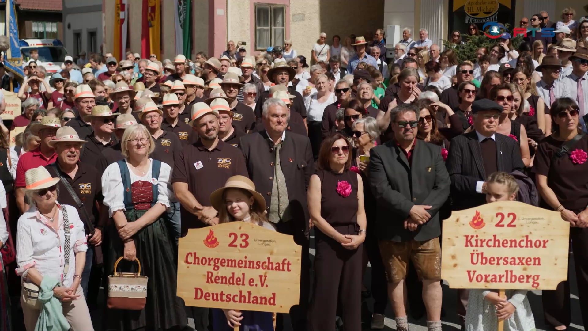 feuer-und-stimme-1-000-saengerinnen-und-saenger-beim-chorfestival-im-lungau