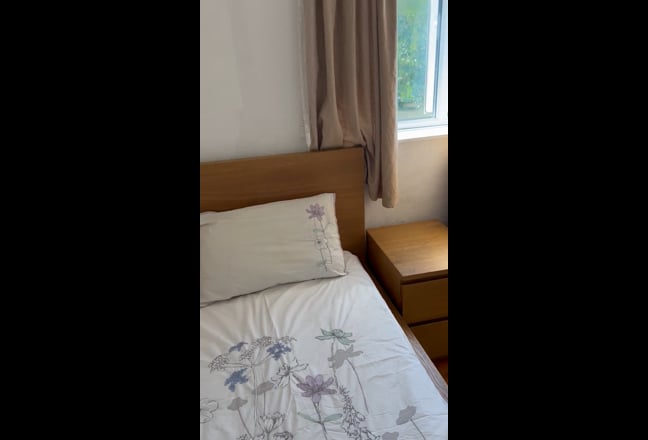 Neat furnished single room in clean house Main Photo