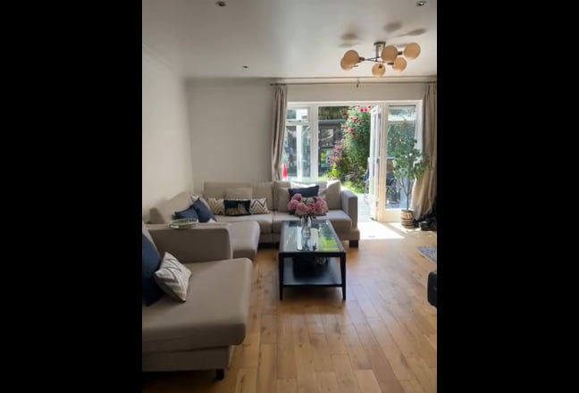 Premium Rooms/ Professional/Garden/Cleaning/Bills  Main Photo