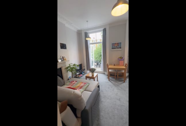 1 bed flat available in Notting Hill with balcony Main Photo