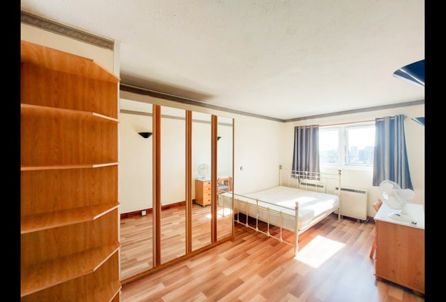  Double Room  Kitchen & Bath  Finsbury Park  Main Photo