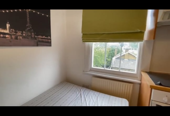 Single furnished studio flat in Earl's Court Main Photo