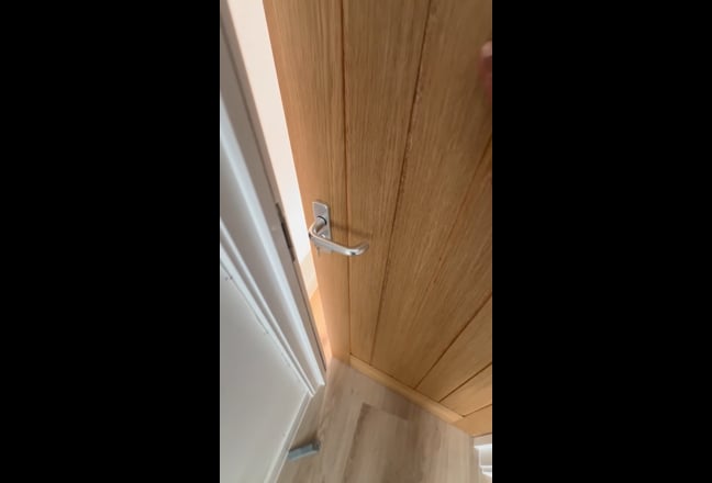 Lovely 3 rooms available newly refurbished flat,  Main Photo