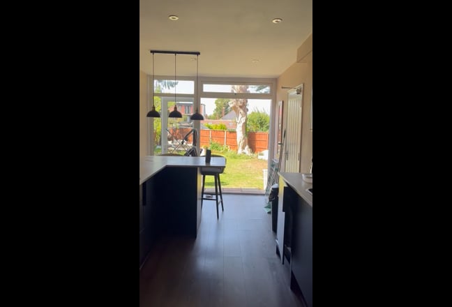 1 Month Gorg Sublet in Kingston Vale DM4 VIDS! Main Photo