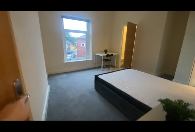 En-Suite Bedrooms In Oldham Main Photo