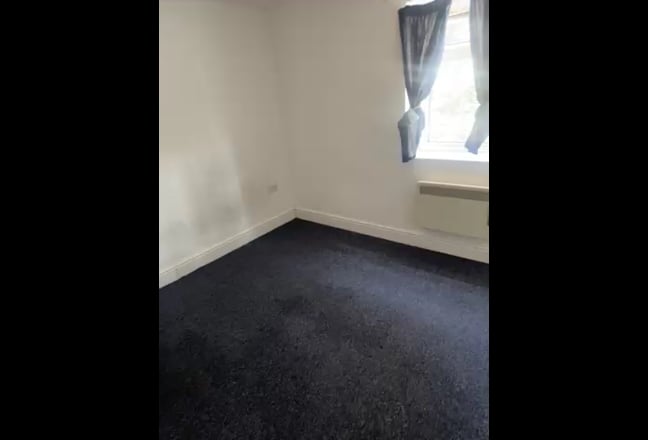 . Spacious Double Room Available – Bills Included. Main Photo