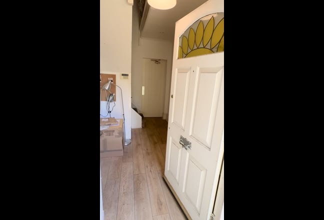 Double Bedroom In detached house.  Main Photo