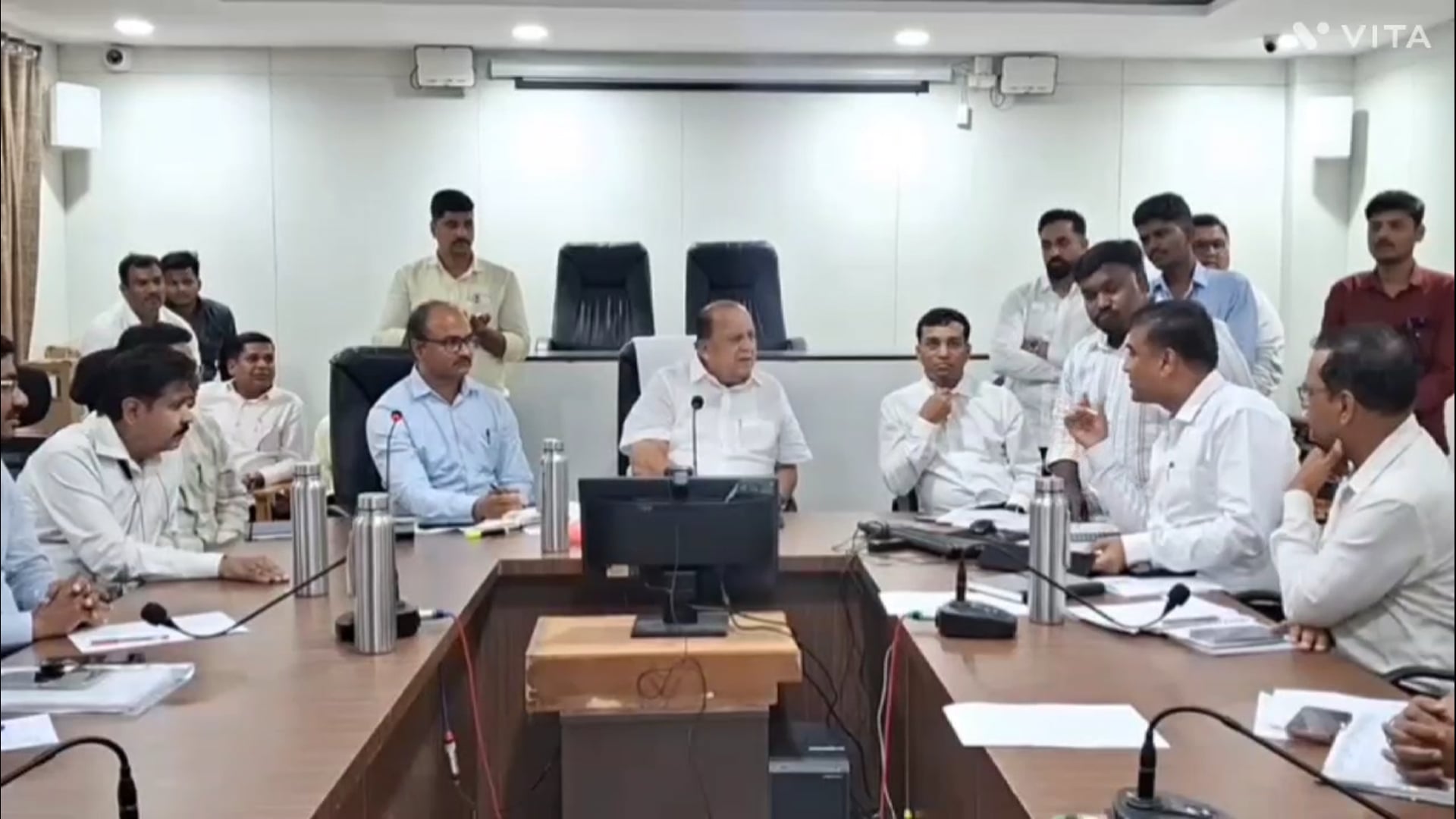 आज CPRH व वैद्यकीय काॅलेज आढावा बैठक झाली.मुख्यमंत्री यांचे उपस्थितीत CPRHउदघाटन जुलै पहिल्या आठवड्यात होणार.
आ.हसन मुश्रीफ