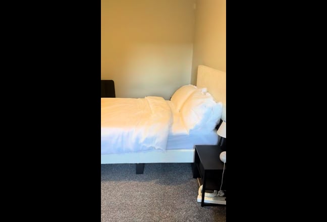 Large Double Room in 2 Bed Flat – Bills Included Main Photo