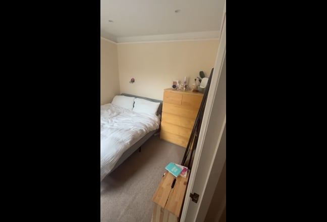 Double Room Available in Balham Main Photo