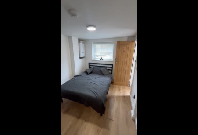 Room in a Shared House, Carmichael Road, SE25 Main Photo