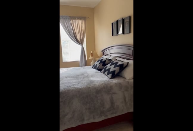 Master bedroom, private bathroom, utilities includ Main Photo