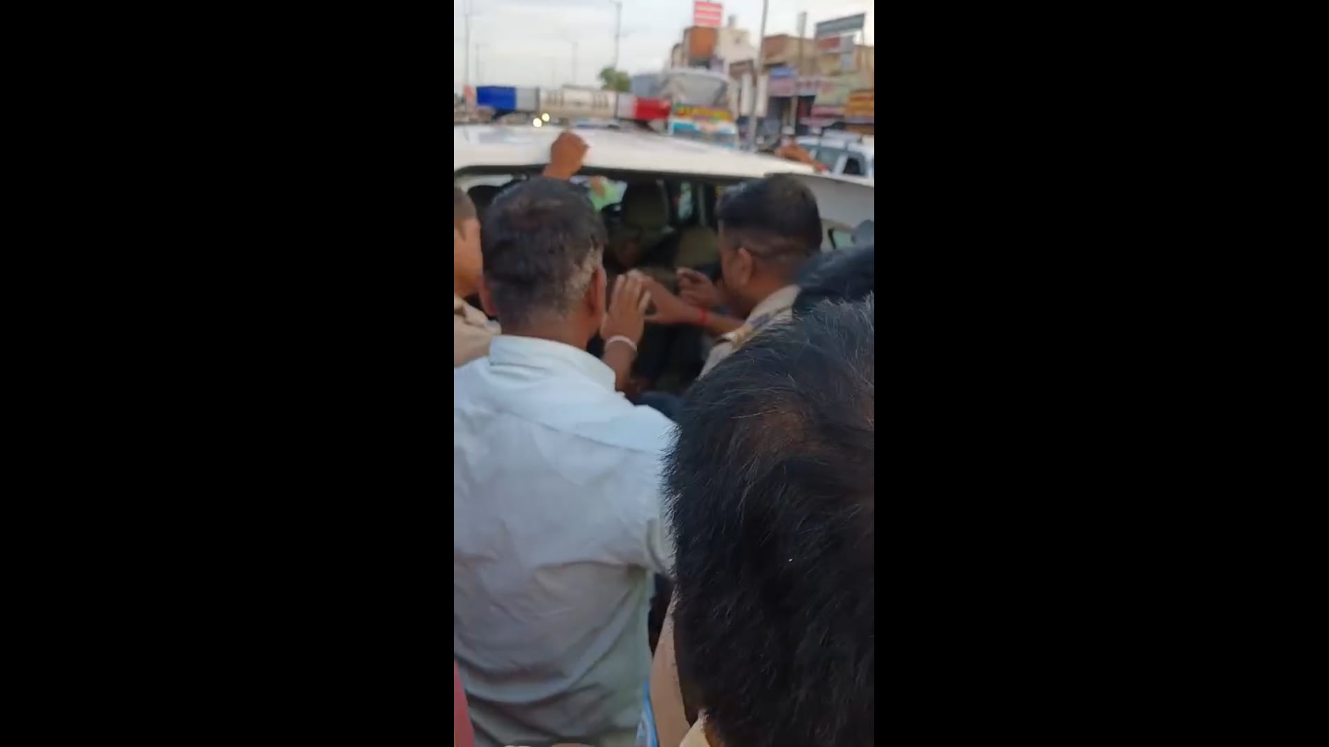 किल्लारीत कायदा व सुव्यवस्थेला आव्हान देत पोलीसांनाच जीवे मारण्याची धमकी,व्हिडीओ सोशल मीडियावर व्हायरल