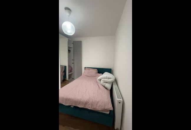Single & Double Rooms available in Slough  Main Photo