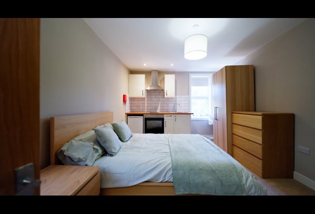 Brand new HMO central Swindon - En Suites Main Photo