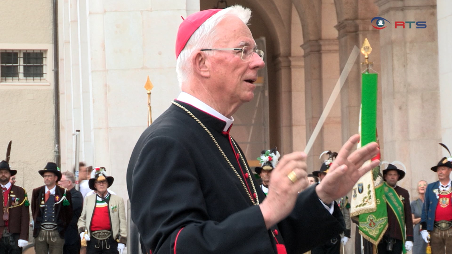 salzburgs-erzbischof-franz-lackner-feiert-70-geburtstag-und-35-jahre-priestertum