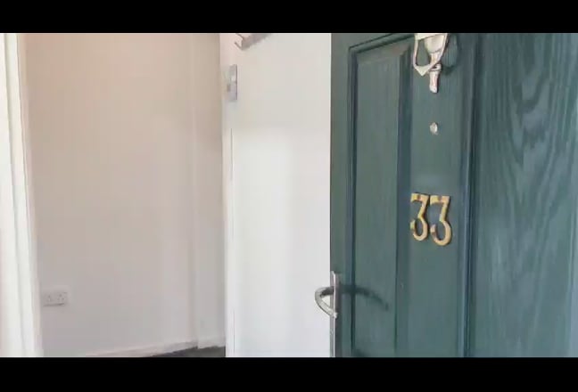 Lovely 1 bedroom flat with sunny garden  Main Photo