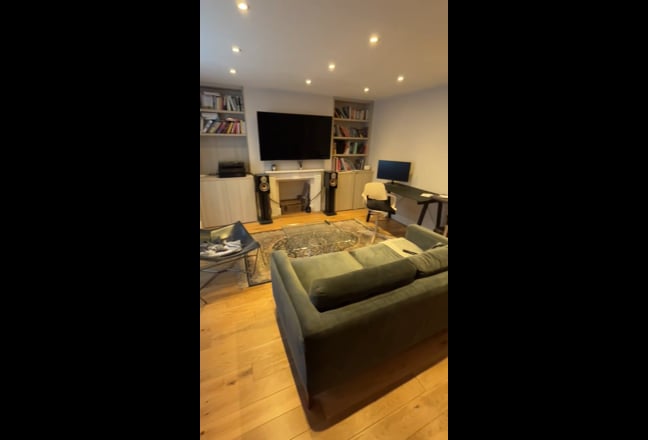Lovely flat in Battersea Main Photo